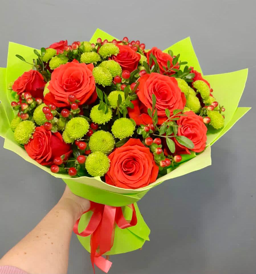 Букет цветов из: Хризантемы и Розы в Малмыже