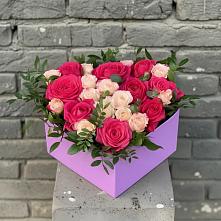 Цветочная композиция из Розы в коробке в Малмыже