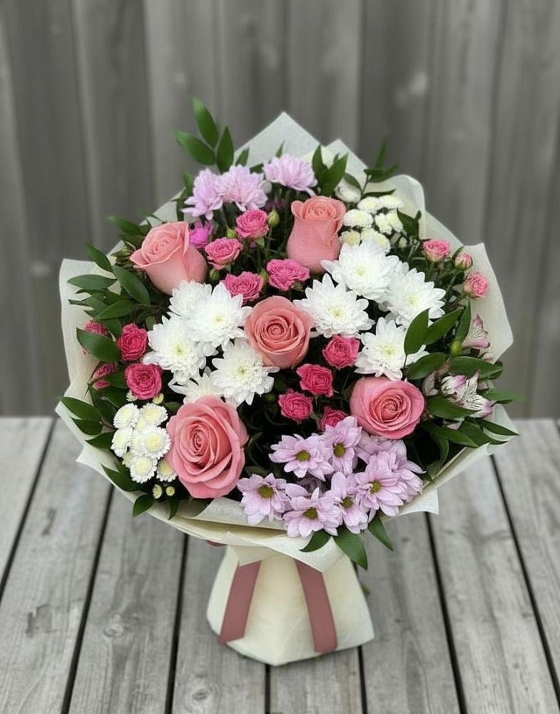 Букет цветов из: Альстромерии, Гвоздики, Розы и Хризантемы в Малмыже