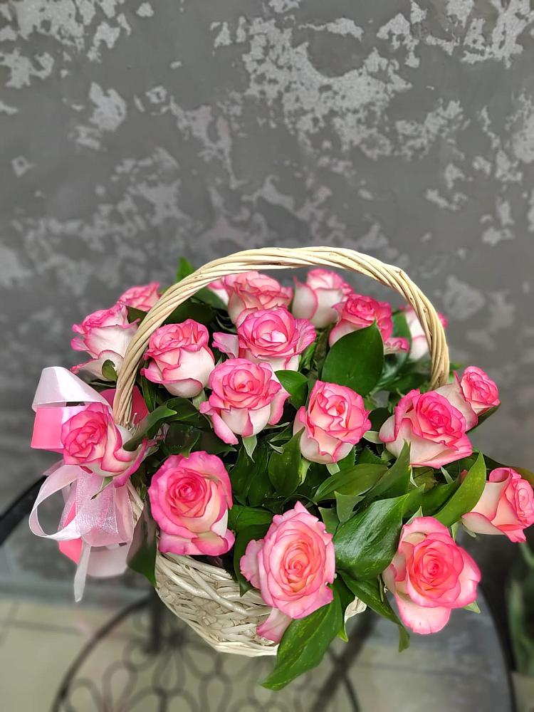 Цветочная композиция из Розы в корзине в Малмыже