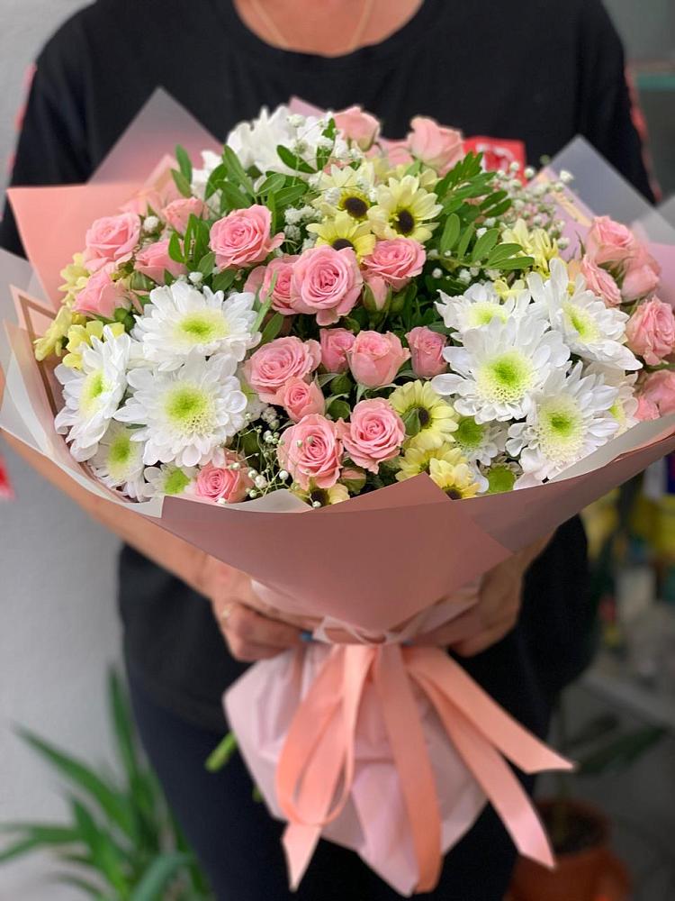 Букет цветов из: Розы и Хризантемы в Малмыже