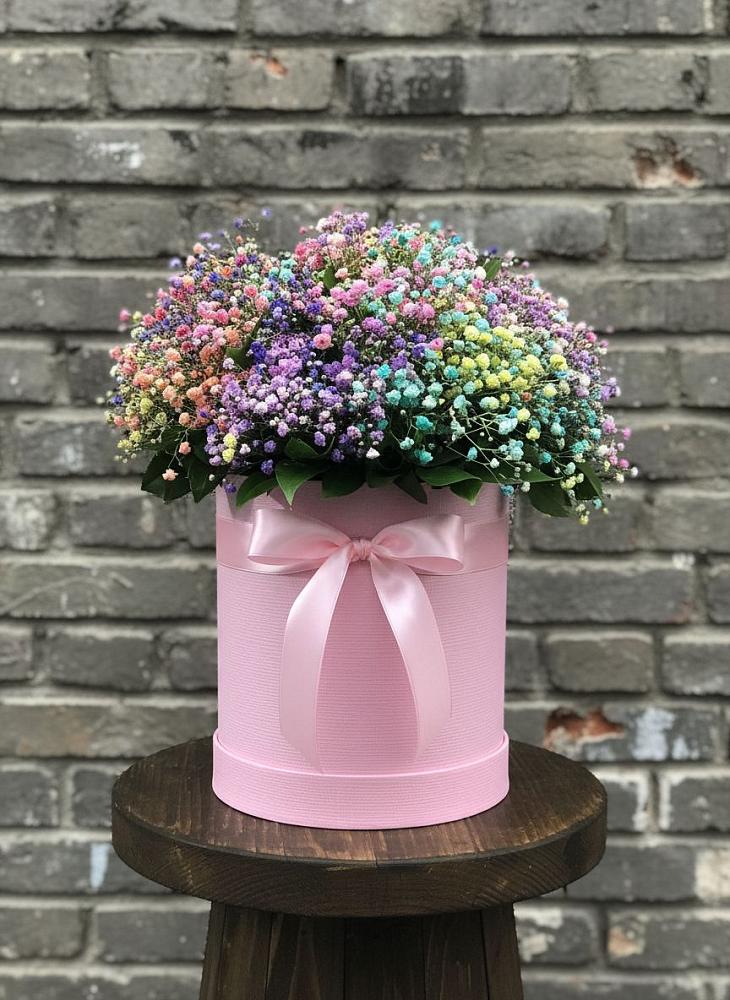 Цветочная композиция из Гипсофила и Розы в шляпной коробке в Малмыже