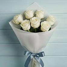Букет 7 Белых роз Эдлесс Лав в Малмыже
