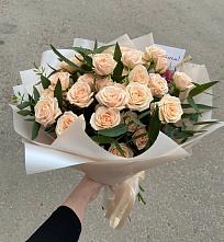 Букет Кремовые розы Латте в Малмыже