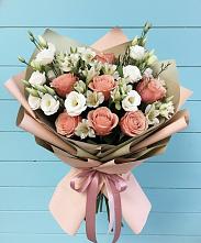 Букет цветов из:  Розы, Альстромерии и Лизиантусы в Малмыже
