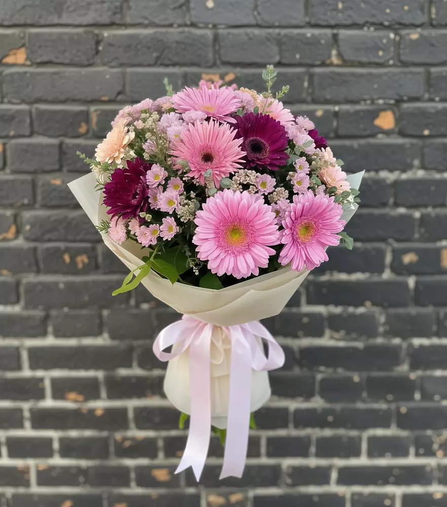 Букет цветов из: Герберы и Хризантемы в Малмыже