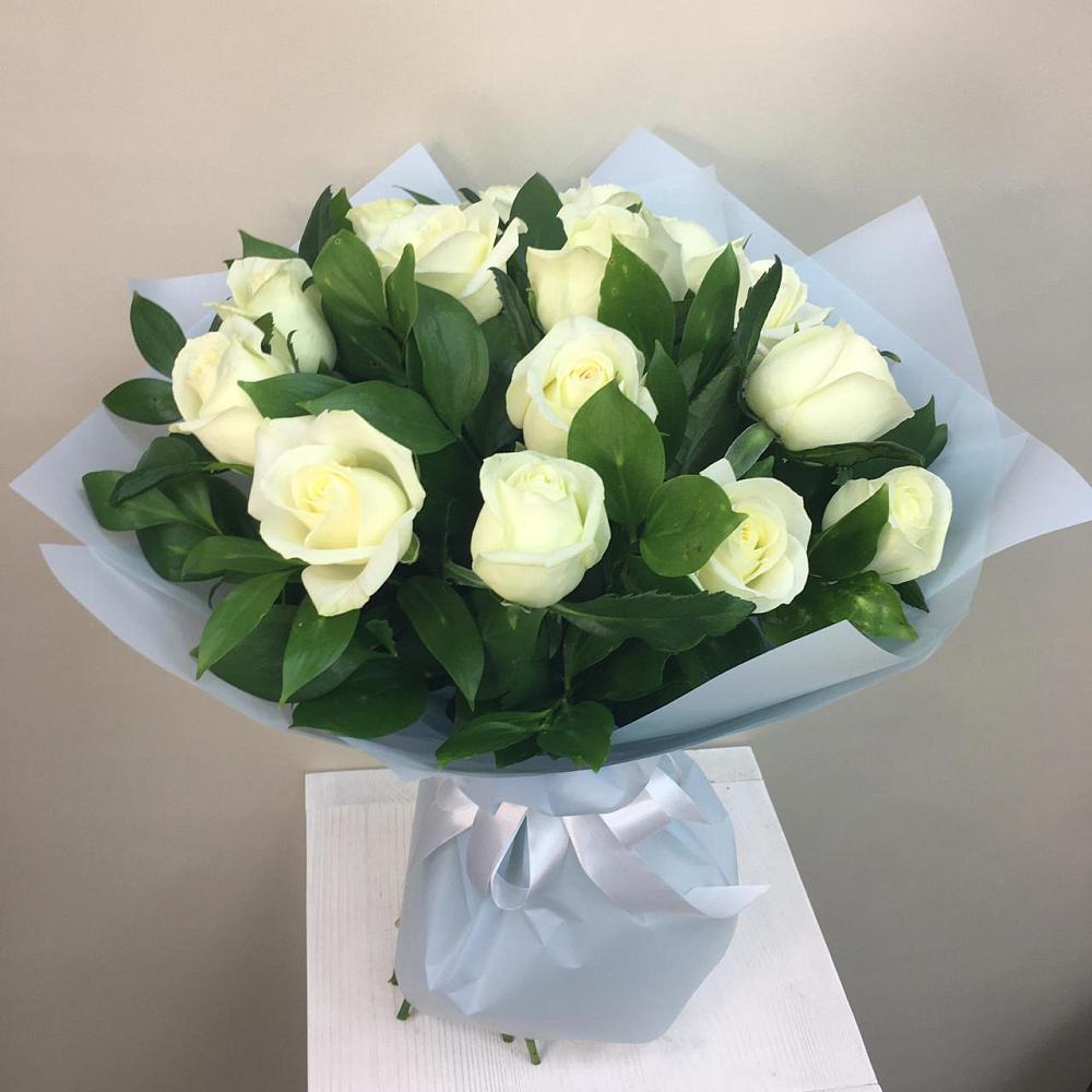 Букет 15 Белых роз Проуд в Малмыже