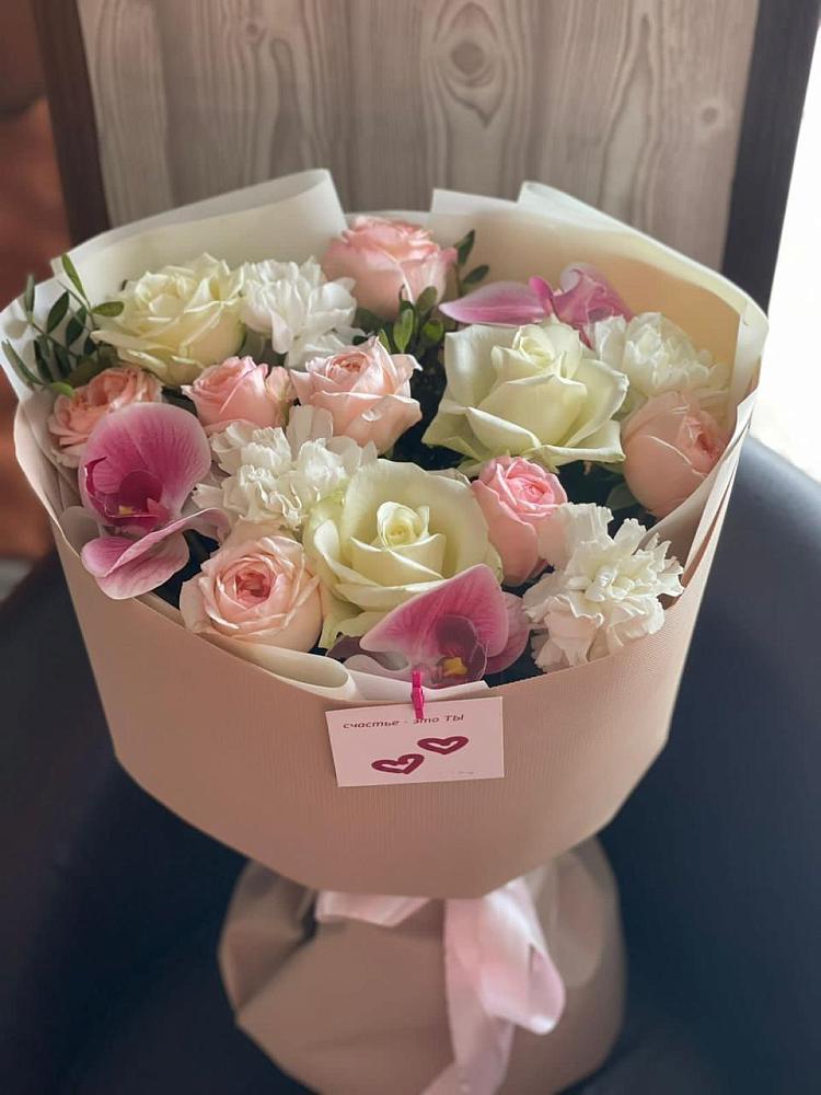 Букет цветов из: Орхидеи, Розы и Гвоздики в Малмыже