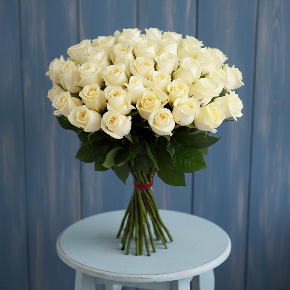Букет 51 Белая роза Эдлесс Лав в Малмыже