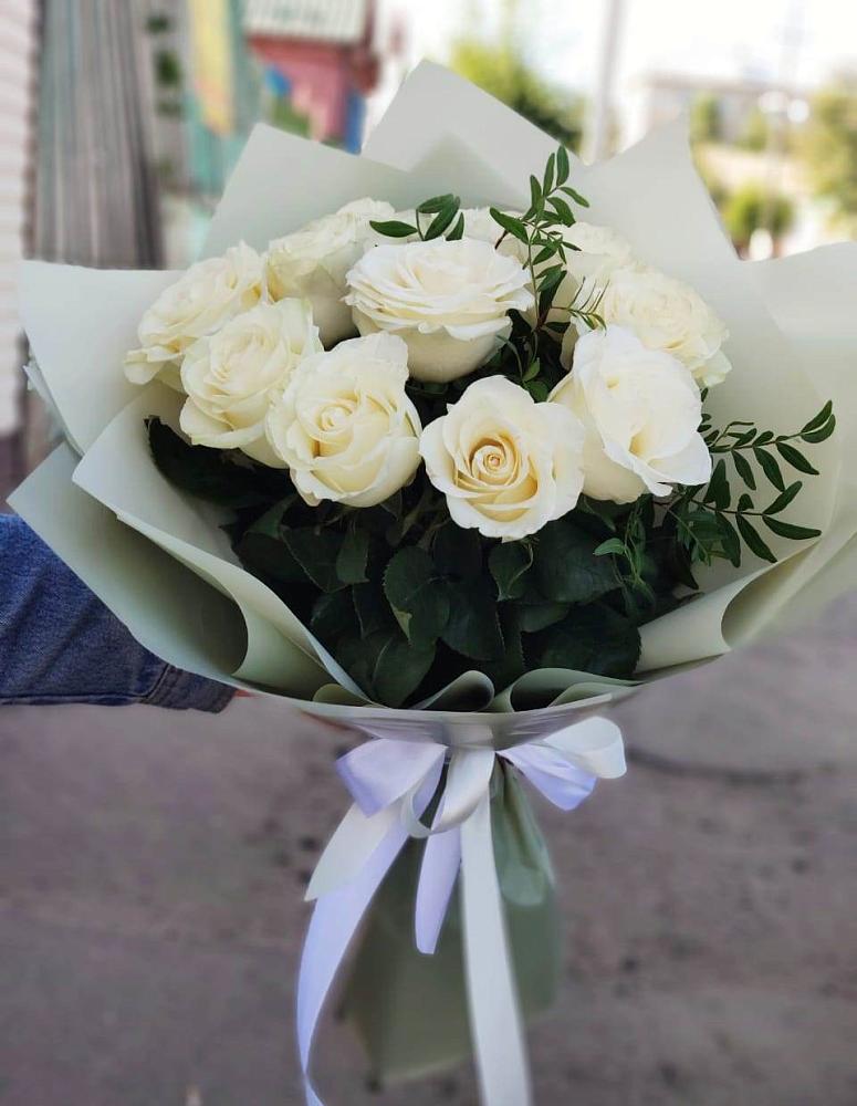 Букет Белые розы Проуд в Малмыже