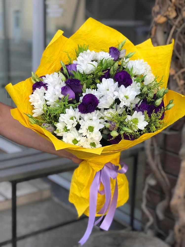 Букет цветов из: Ирисы, Хризантемы и Ромашки в Малмыже