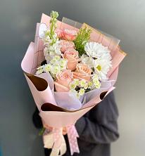 Букет цветов из:  Хризантемы и Розы в Малмыже