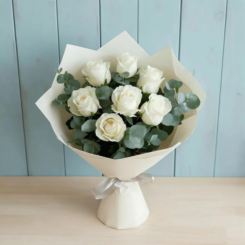 Букет Белые розы в Эвкалипте в Малмыже