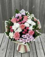 Букет цветов из:  Альстромерии, Гвоздики, Розы и Хризантемы в Малмыже