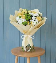 Букет цветов из:  Хризантемы и Розы в Малмыже