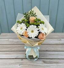 Букет цветов из:  Герберы, Розы и Хризантемы в Малмыже