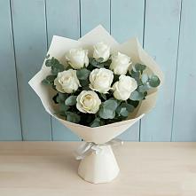 Букет Белые розы в Эвкалипте в Малмыже