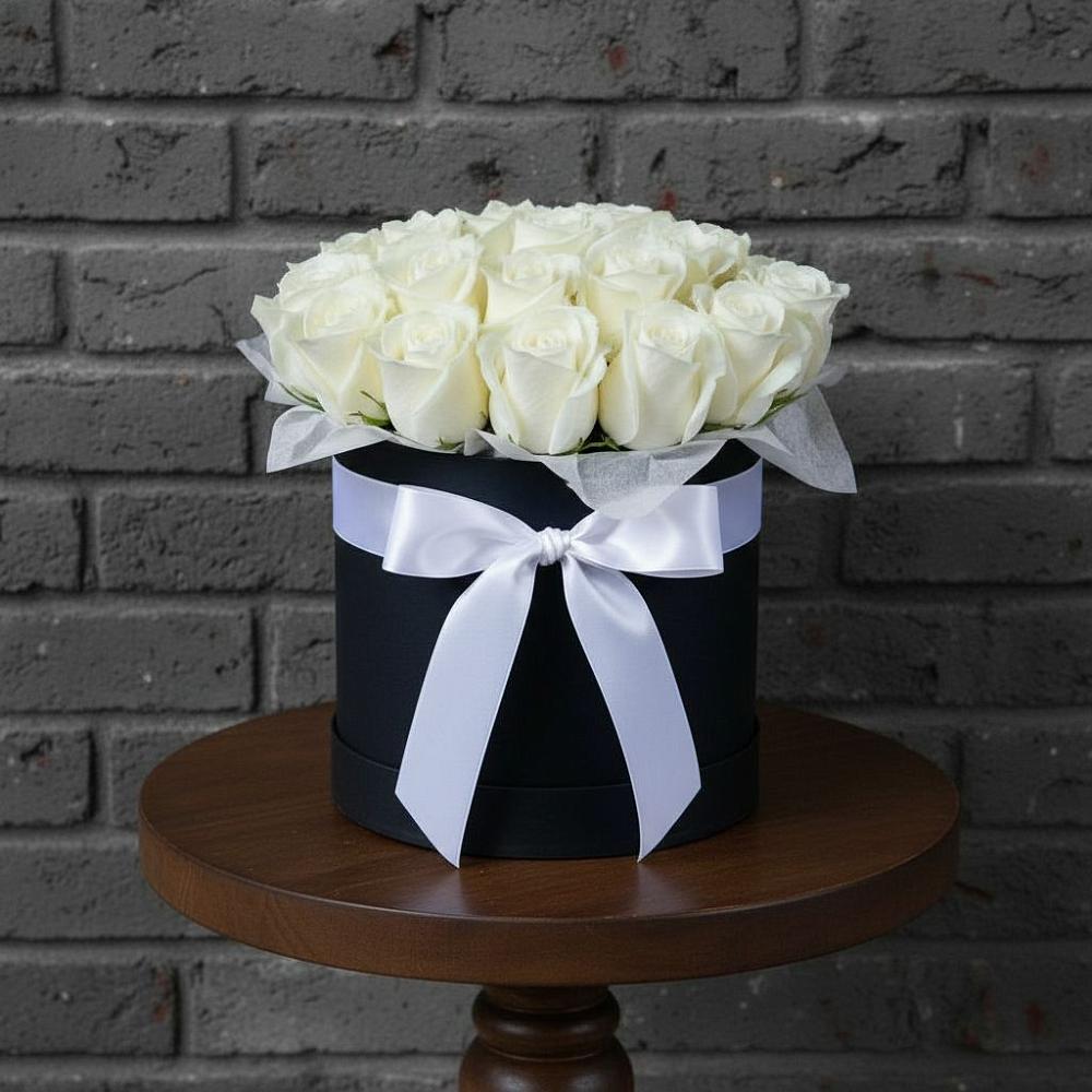 Цветочная композиция из Розы в шляпной коробке в Малмыже