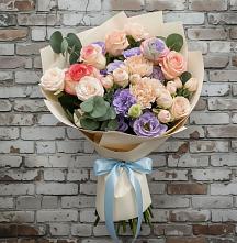 Букет цветов из:  Розы, Лизиантусы и Гвоздики #REPLACE_PRED# Малмыже
