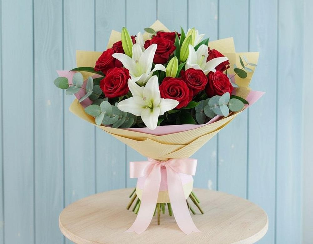 Букет цветов из: Лилии и Розы в Малмыже
